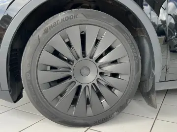 Model Y Long Range Dual AWD