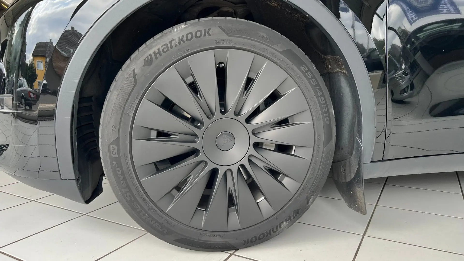Model Y Long Range Dual AWD