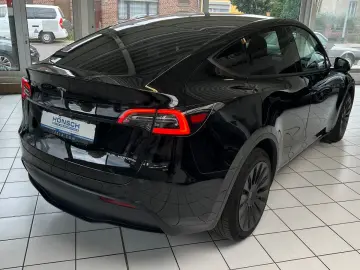Model Y Long Range Dual AWD