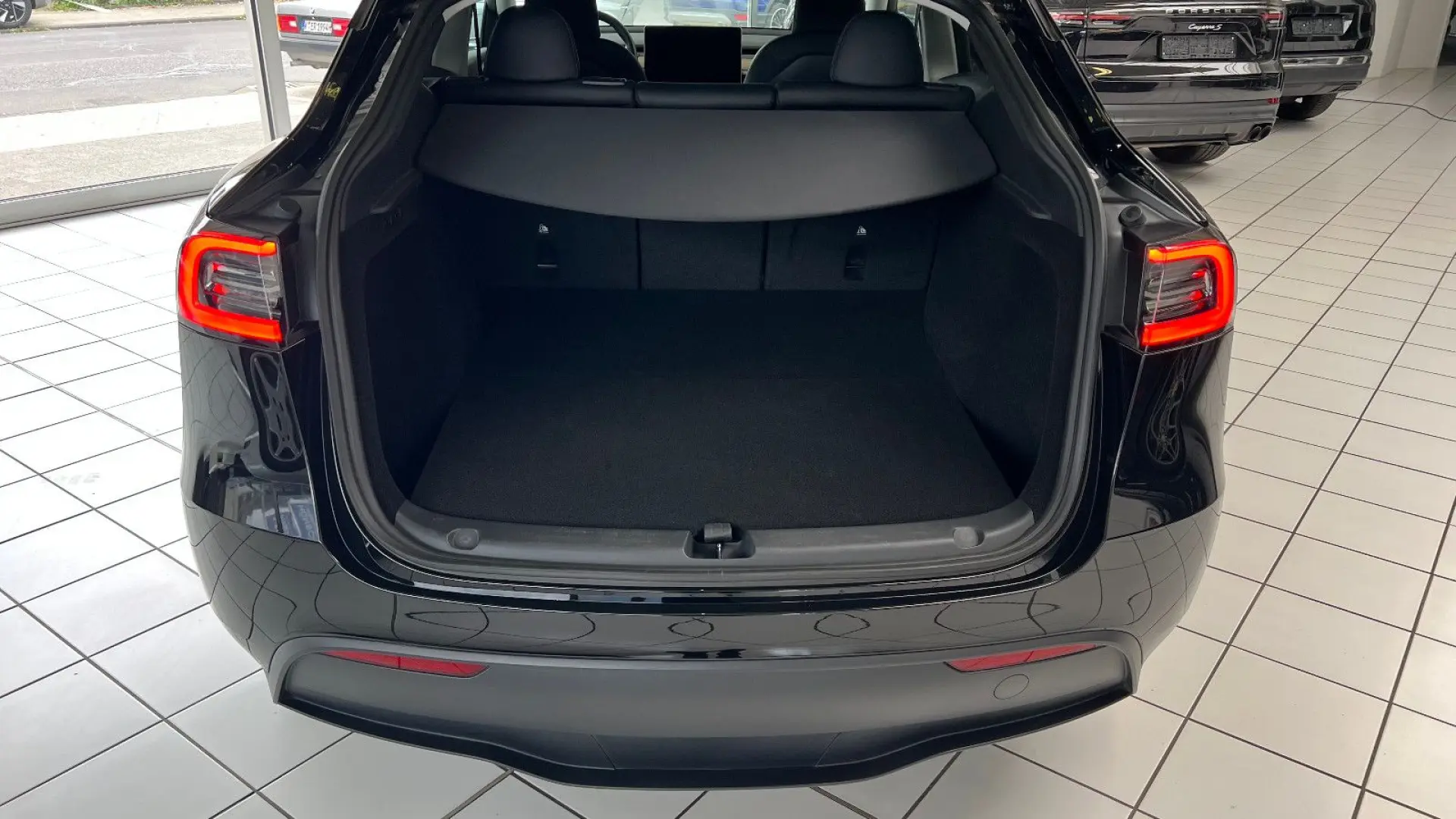 Model Y Long Range Dual AWD