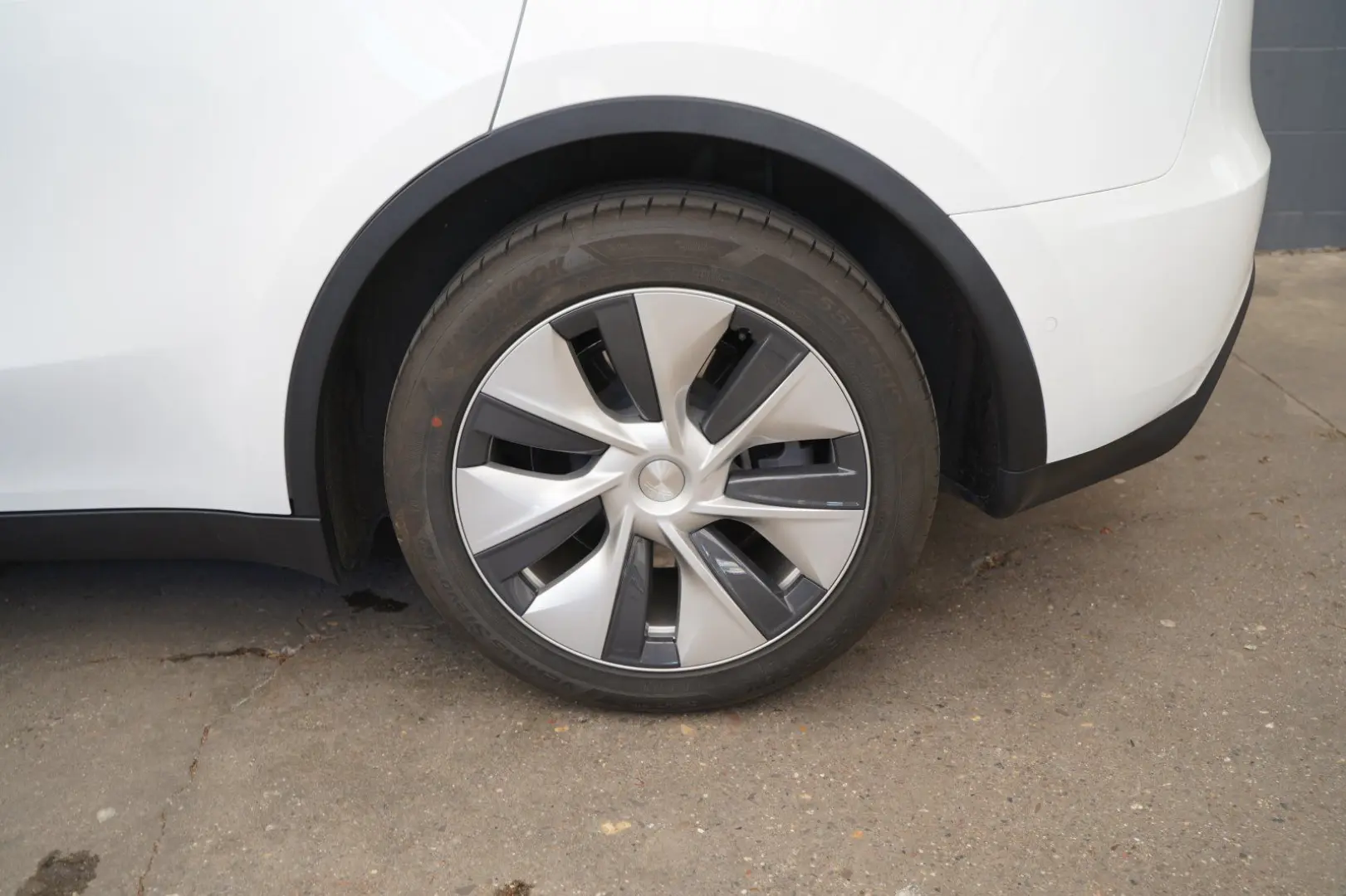 Model Y Long Range AWD *AHK