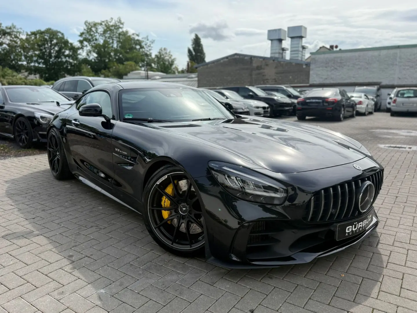 Mercedes Benz AMG GT R Coupe Performance*
