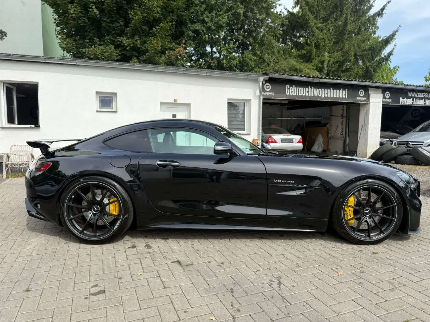 Mercedes Benz AMG GT R Coupe Performance*