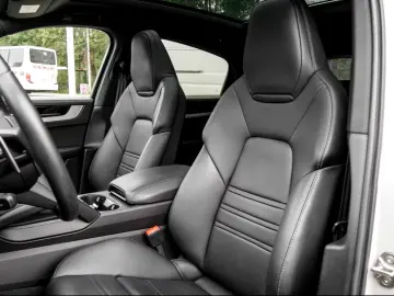 Porsche Cayenne E-Hybrid Coupe InnoDrive BOSE