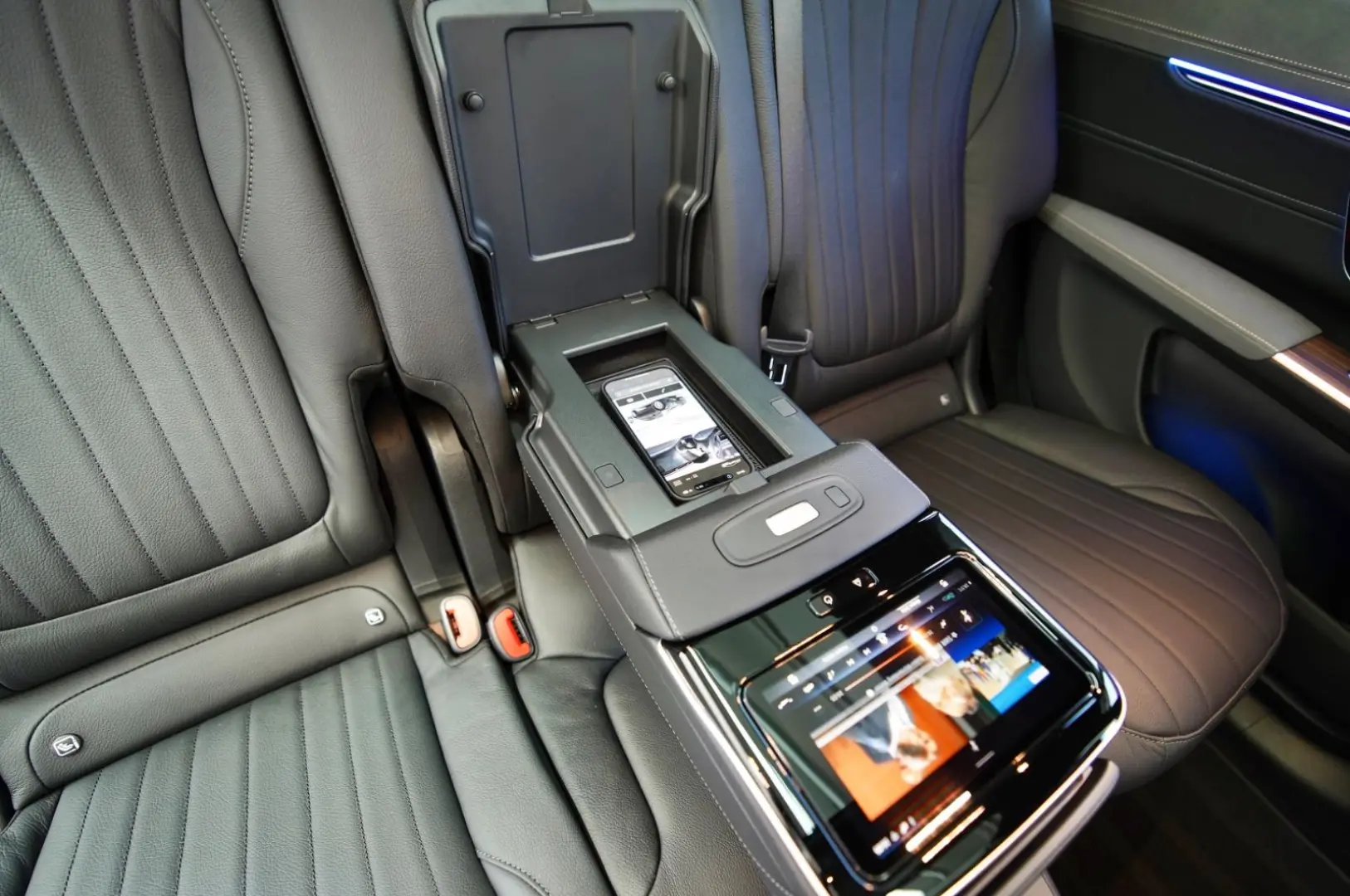 Mercedes Benz EQS 580 SUV 4MATIC-PREMIUM PAKET-4x TV