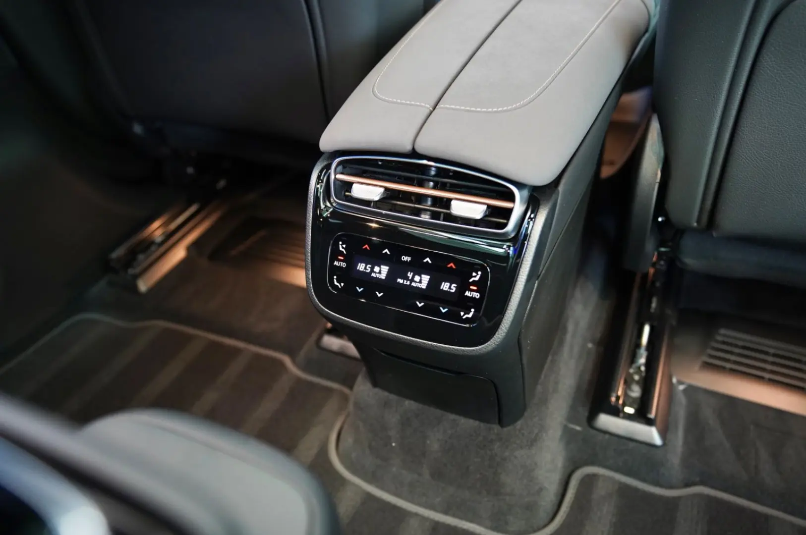 Mercedes Benz EQS 580 SUV 4MATIC-PREMIUM PAKET-4x TV