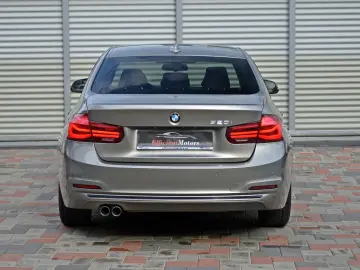 BMW Seria 3 320i xDrive