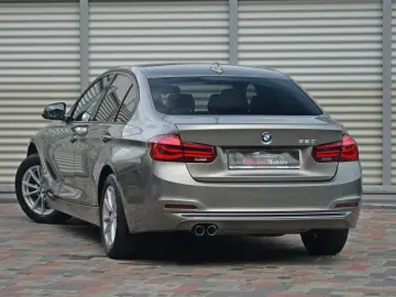 BMW Seria 3 320i xDrive