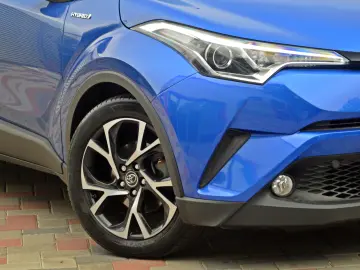 Toyota C-HR 1.8 HSD 122 CP 4x2 CVT C-lassy bi-tone