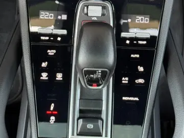 Cayenne E-Hybrid Bose Panorama  DAB LED