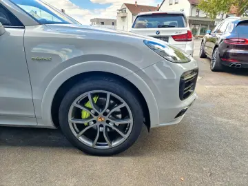 Cayenne E-Hybrid +SPORTABGAS+PANO+HUD+MEMORY+
