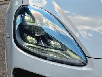 Cayenne E-Hybrid +SPORTABGAS+PANO+HUD+MEMORY+