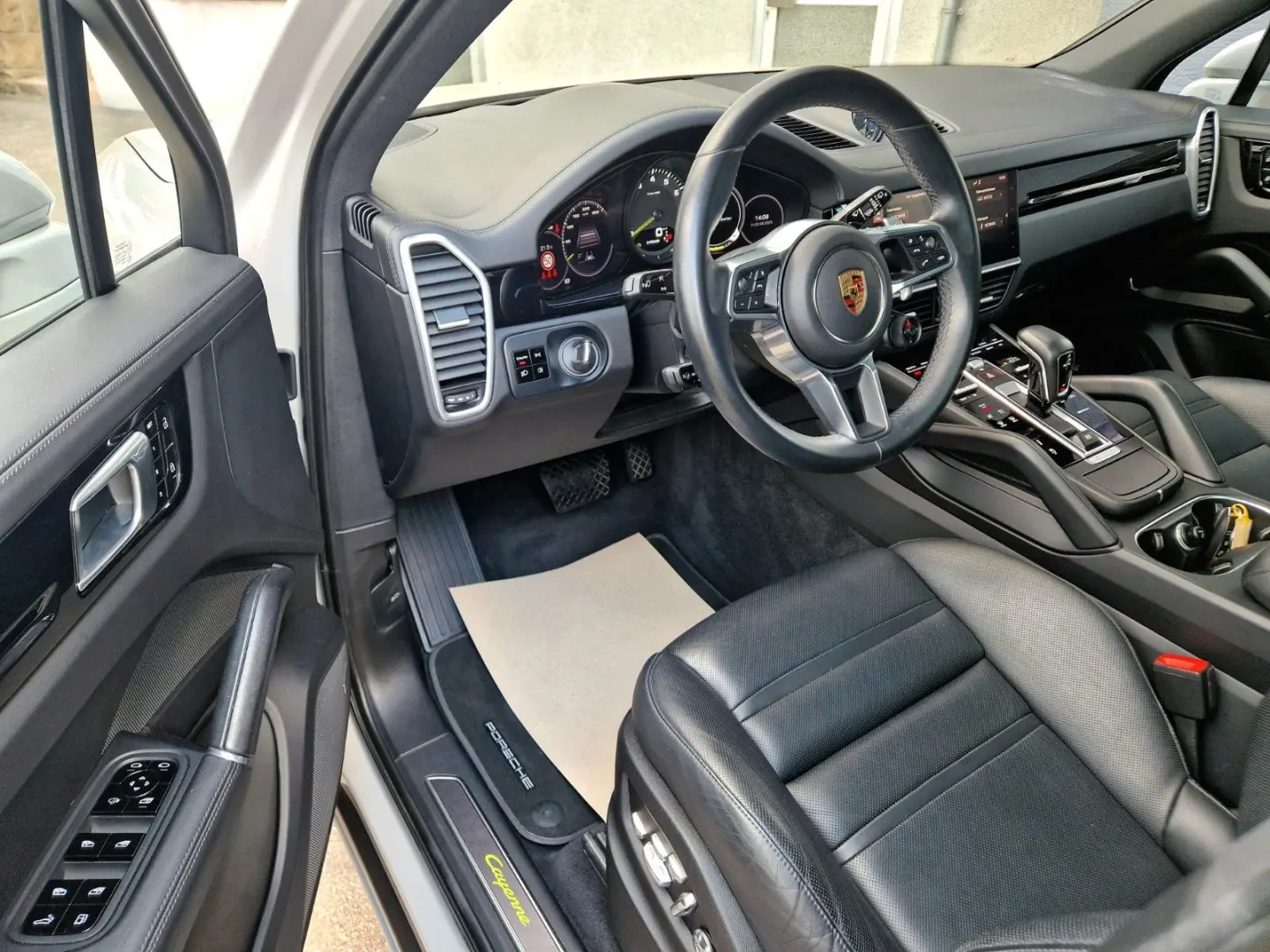 Cayenne E-Hybrid +SPORTABGAS+PANO+HUD+MEMORY+