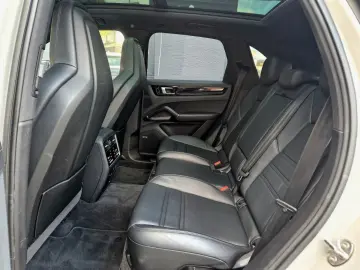 Cayenne E-Hybrid +SPORTABGAS+PANO+HUD+MEMORY+