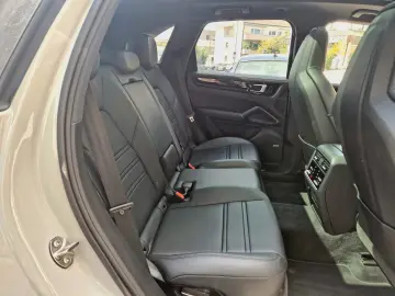 Cayenne E-Hybrid +SPORTABGAS+PANO+HUD+MEMORY+