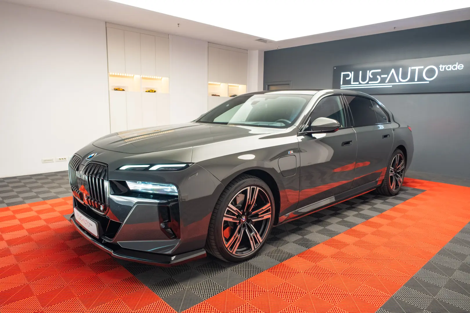 BMW 750e Carbon TV SkyLounge HeadUp R21 360 Bowers&Wilkins