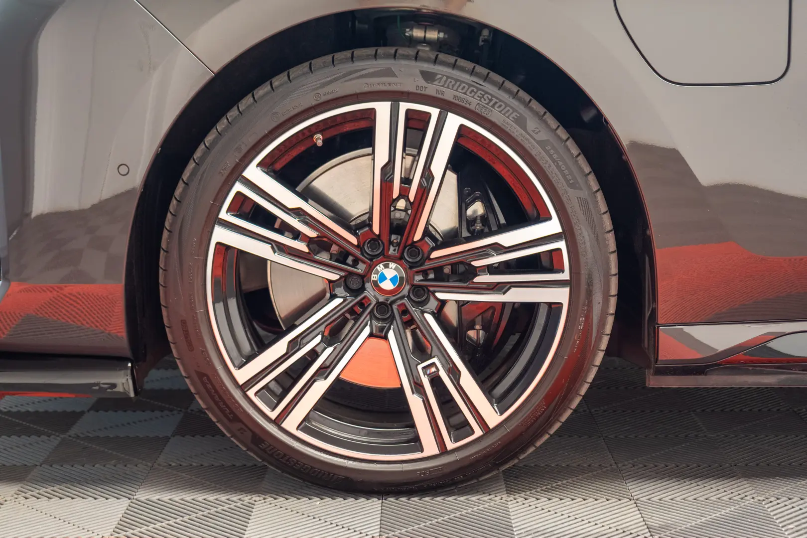 BMW 750e Carbon TV SkyLounge HeadUp R21 360 Bowers&Wilkins