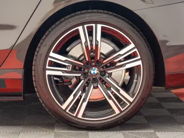 BMW 750e Carbon TV SkyLounge HeadUp R21 360 Bowers&Wilkins