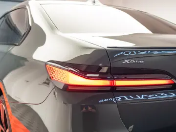BMW 750e Carbon TV SkyLounge HeadUp R21 360 Bowers&Wilkins