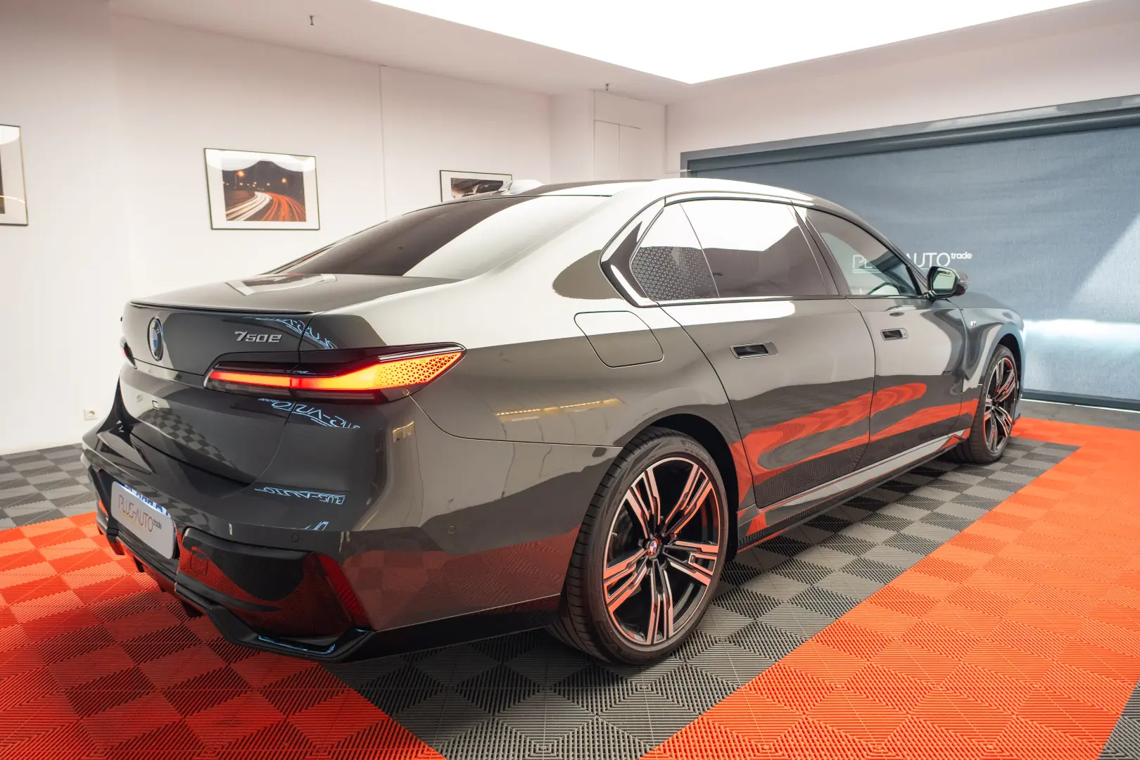 BMW 750e Carbon TV SkyLounge HeadUp R21 360 Bowers&Wilkins