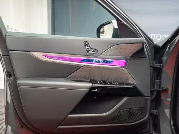 BMW 750e Carbon TV SkyLounge HeadUp R21 360 Bowers&Wilkins