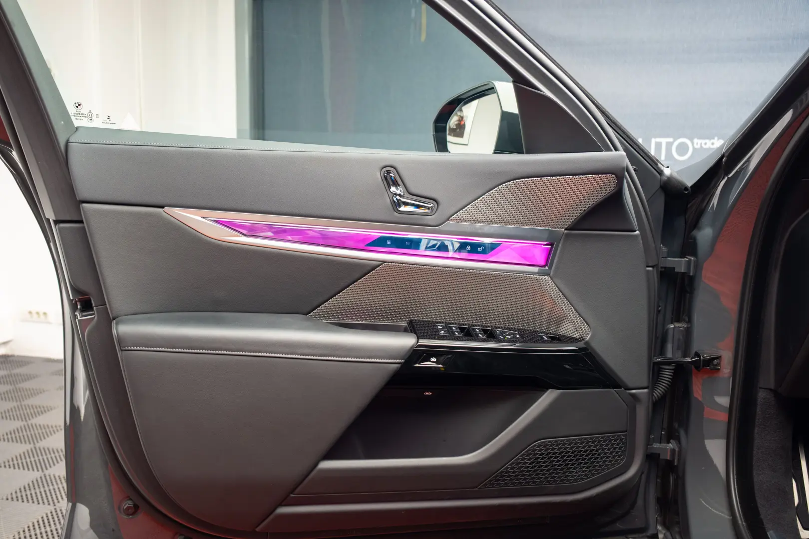 BMW 750e Carbon TV SkyLounge HeadUp R21 360 Bowers&Wilkins
