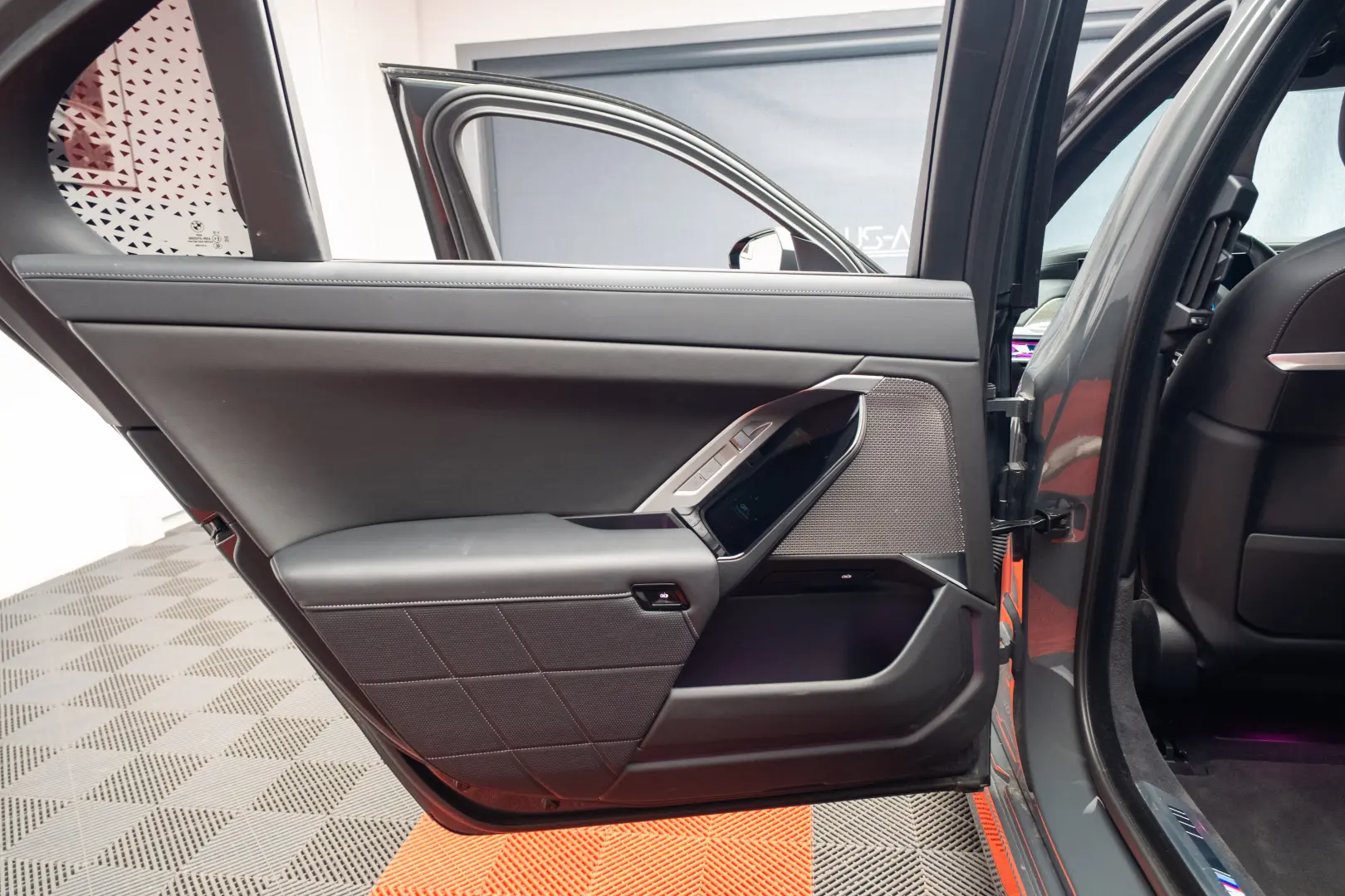 BMW 750e Carbon TV SkyLounge HeadUp R21 360 Bowers&Wilkins