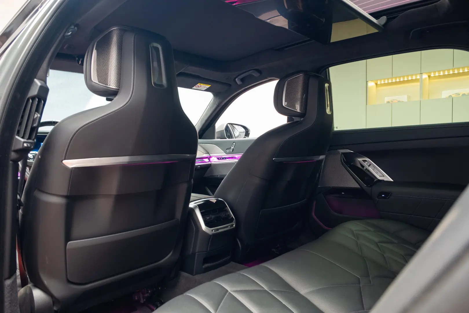 BMW 750e Carbon TV SkyLounge HeadUp R21 360 Bowers&Wilkins