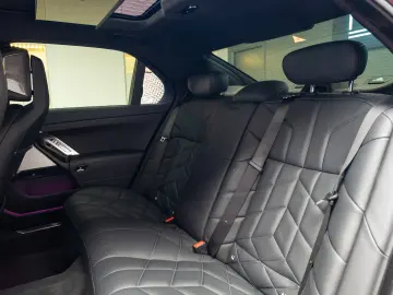 BMW 750e Carbon TV SkyLounge HeadUp R21 360 Bowers&Wilkins