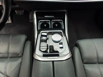 BMW 750e Carbon TV SkyLounge HeadUp R21 360 Bowers&Wilkins