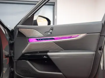 BMW 750e Carbon TV SkyLounge HeadUp R21 360 Bowers&Wilkins