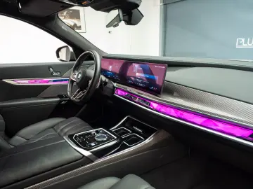 BMW 750e Carbon TV SkyLounge HeadUp R21 360 Bowers&Wilkins