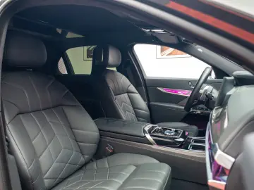 BMW 750e Carbon TV SkyLounge HeadUp R21 360 Bowers&Wilkins
