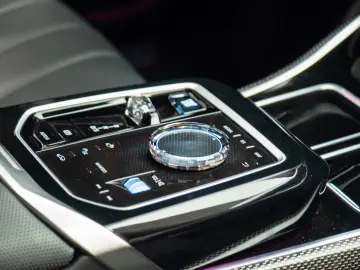 BMW 750e Carbon TV SkyLounge HeadUp R21 360 Bowers&Wilkins