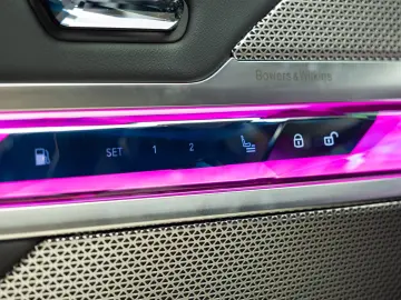 BMW 750e Carbon TV SkyLounge HeadUp R21 360 Bowers&Wilkins