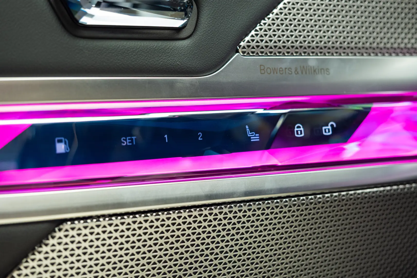 BMW 750e Carbon TV SkyLounge HeadUp R21 360 Bowers&Wilkins