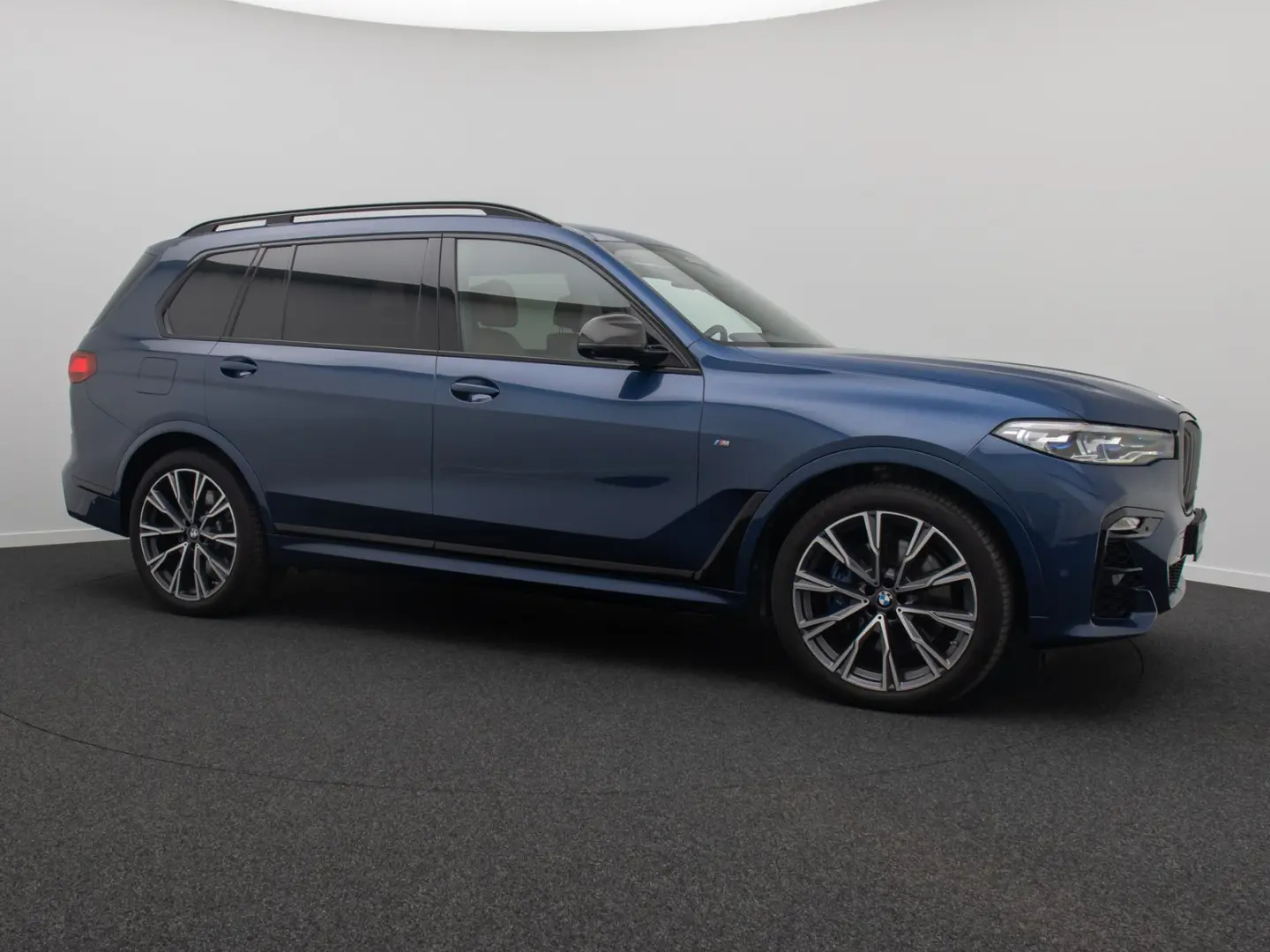 BMW X7 M50i  Massage 360°B&W Laser DAB SkyLounge 22