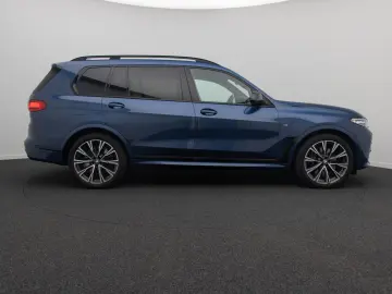 BMW X7 M50i  Massage 360°B&W Laser DAB SkyLounge 22