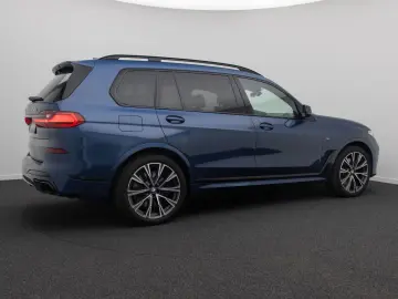 BMW X7 M50i  Massage 360°B&W Laser DAB SkyLounge 22