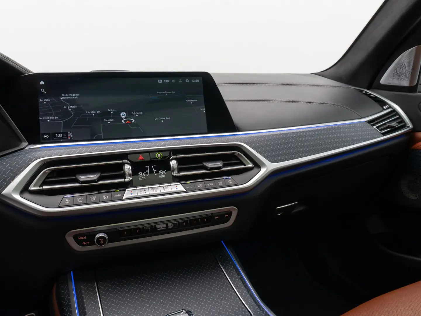 BMW X7 M50i  Massage 360°B&W Laser DAB SkyLounge 22