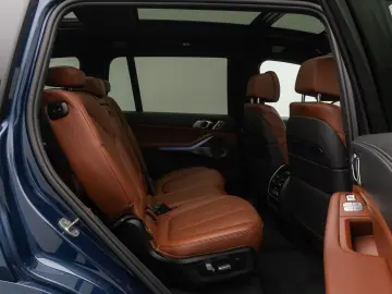 BMW X7 M50i  Massage 360°B&W Laser DAB SkyLounge 22