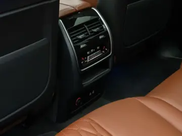 BMW X7 M50i  Massage 360°B&W Laser DAB SkyLounge 22