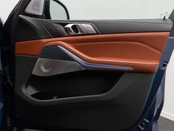 BMW X7 M50i  Massage 360°B&W Laser DAB SkyLounge 22