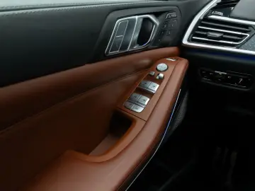 BMW X7 M50i  Massage 360°B&W Laser DAB SkyLounge 22