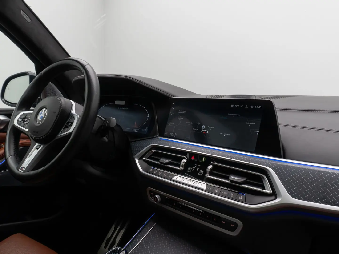 BMW X7 M50i  Massage 360°B&W Laser DAB SkyLounge 22