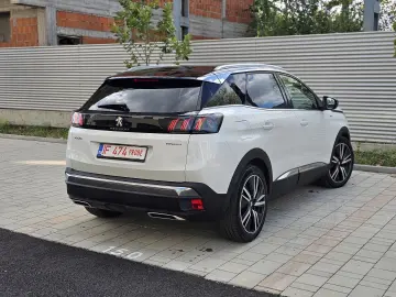 PEUGEOT 3008 Hybrid4 300 e-EAT8 GT-Line 4x4