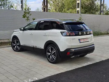 PEUGEOT 3008 Hybrid4 300 e-EAT8 GT-Line 4x4