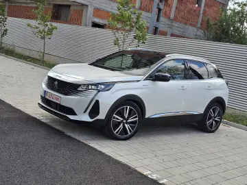 PEUGEOT 3008 Hybrid4 300 e-EAT8 GT-Line 4x4