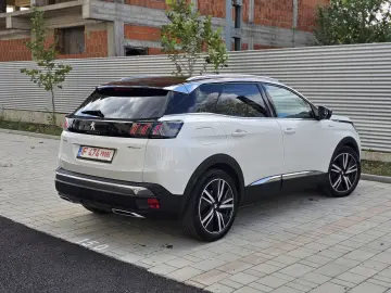 PEUGEOT 3008 Hybrid4 300 e-EAT8 GT-Line 4x4