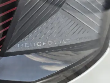 PEUGEOT 3008 Hybrid4 300 e-EAT8 GT-Line 4x4